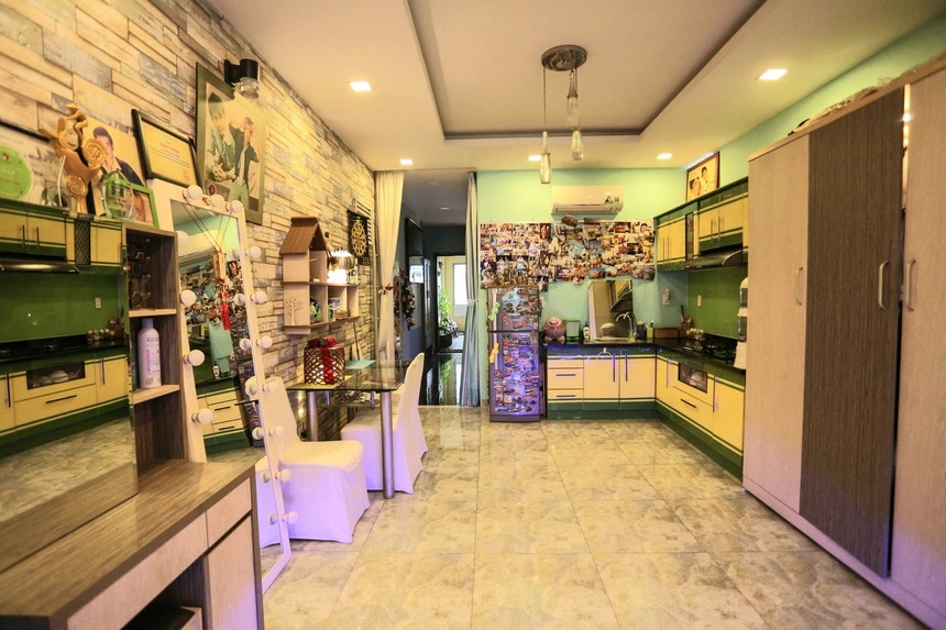 Đây là ngôi nhà "3 trong 1" dùng để cho thuê, vừa để sống và hưởng thụ nhưng vẫn phải đảm bảo 3 tiêu chí gió - ánh sáng - nước.