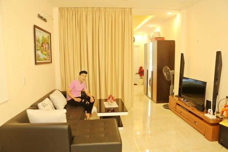 Ngôi nhà của Đoan Trường gồm 5 tầng, nằm trên khu phố Trương Định sầm uất tại quận 3 (TP HCM).