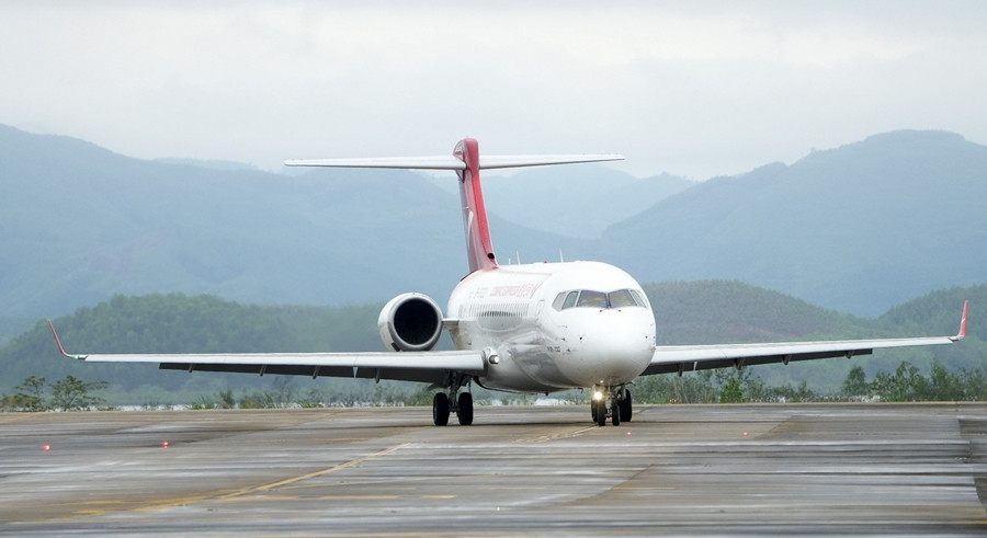 Còn ARJ21 thuộc loại tàu bay phản lực hai động cơ. Ảnh: Tiền phong