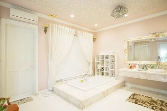 Không gian phòng tắm sang trọng.