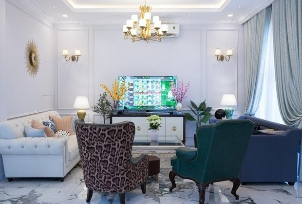 Nội thất bên trong biệt thự do chính tay Thuỷ Anh chọn theo phong cách tân cổ điển. Ảnh: FBNV