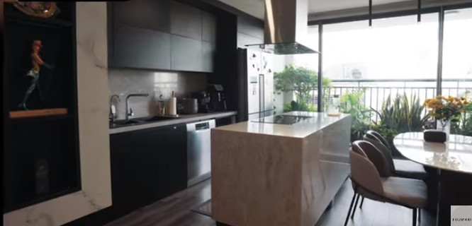 Nam MC tự tay thiết kế căn nhà với mong muốn khách đến chơi nhà cảm nhận được sự thoáng mát và hiện đại. Ảnh chụp màn hình House n Home