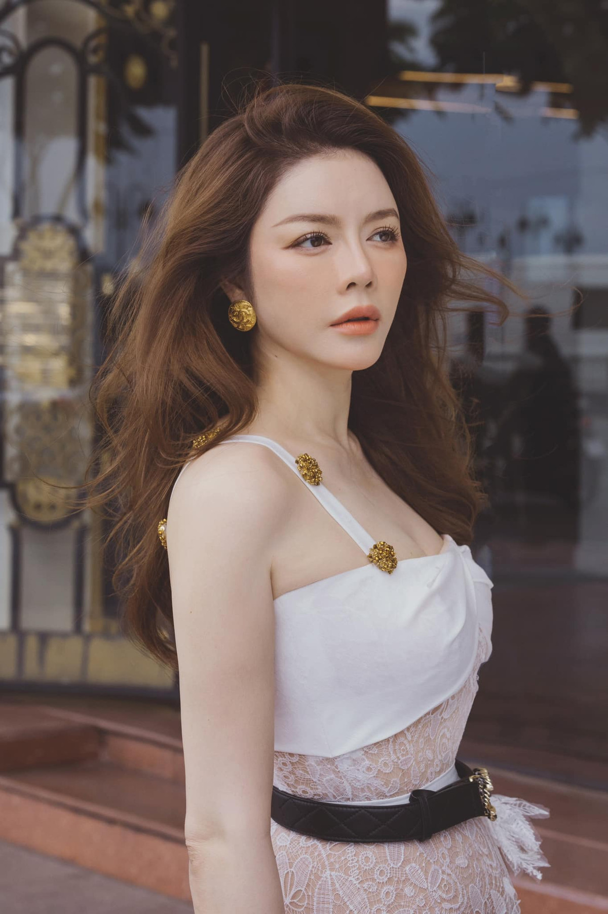 Dù đồ hiệu nhiều không đếm xuể nhưng thứ khiến Lý Nhã Kỳ mê hơn cả là kim cương. Bộ sưu tập kim cương của Lý Nhã Kỳ trị giá hàng chục tỷ khiến bất cứ ai cũng cảm thấy "choáng váng".