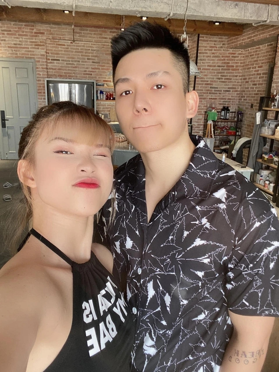 Mới đây, thông tin Kelvin Khánh - Khởi My đường ai nấy đi sau 7 năm kết hôn xuất hiện trên mạng xã hội. Tuy nhiên, ngay lập tức nữ ca sĩ đã có động thái phủ nhận.