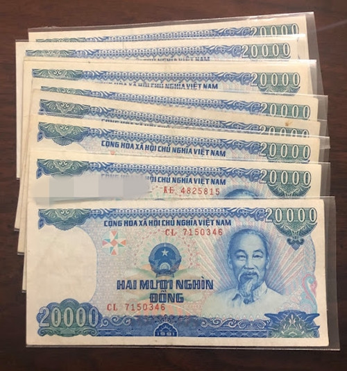 Theo thông báo số 293/TB-NHNN của Ngân hàng Nhà nước Việt Nam, kể từ ngày 1/1/2013, loại tiền 20000 đồng cotton hết giá trị lưu hành trên lãnh thổ Việt Nam. Ảnh: Dichvusuutam
