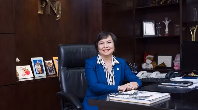 Để có được cơ ngơi đồ sộ như ngày hôm nay, người đàn bà thép của ngành kim hoàn Việt Nam phải trải qua giai đoạn thăng trầm với biết bao sóng gió. Ảnh: PNJ