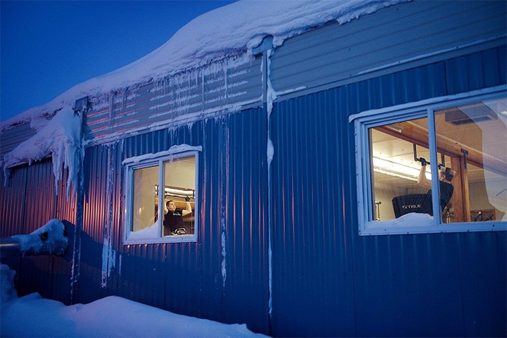 Ngày nay, với sự phát triển nhanh của công nghệ hiện đại, người ta đưa được loại móc tiên tiến, hiện đại nhất để tiến hành khai thác mỏ vàng Kupol.