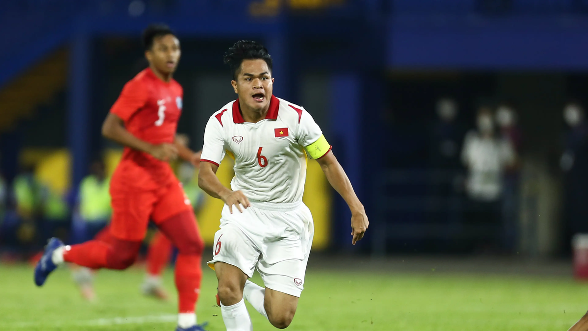 Nhờ đam mê, sẵn tố chất và không ngừng tập luyện trong môi trường đào tạo chuyên nghiệp, Dụng Quang Nho nhanh chóng phát triển chuyên môn. Ảnh: Goal