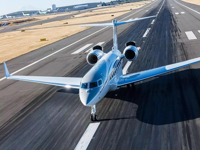 Gulfstream G650ER được trang bị 2 động cơ Rolls-Royce BR725, có sức mạnh vượt trội với tầm bay 7.500 hải lý (13.890 km) và tốc độ 0,925 Mach. Ảnh: Gulfstream