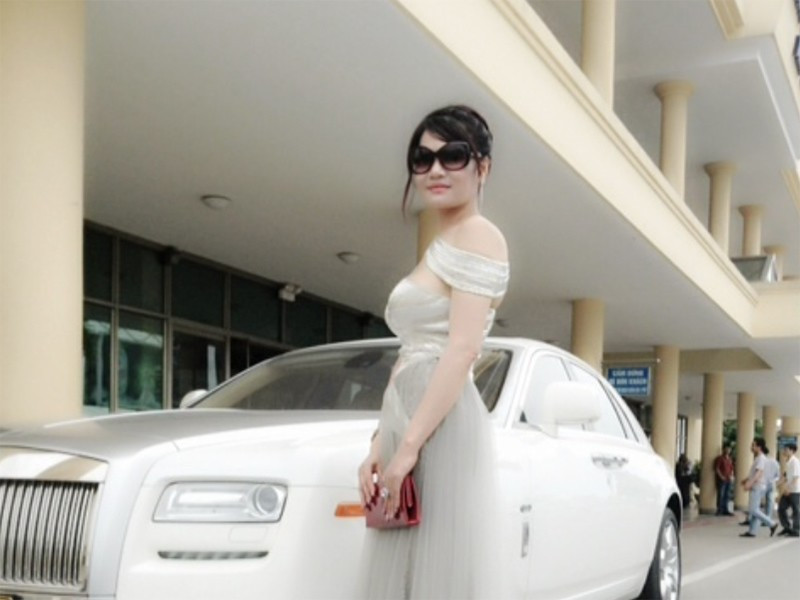 Vì thế, nhiều người đặt cho bà những biệt danh như đại gia phố núi, nữ đại gia chơi trội, Liễu đại gia.... Ảnh: Internet