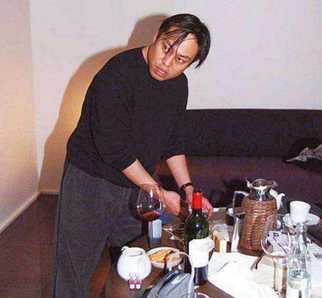 Thế nhưng, cơn bão tài chính năm 1997 khiến công việc kinh doanh của La Triệu Huy bị ảnh hưởng nặng nề. Đại gia bất động sản phá sản hoàn toàn vào năm 2000. La Triệu Huy trở thành kẻ "khố rách áo ôm". Ảnh: 163