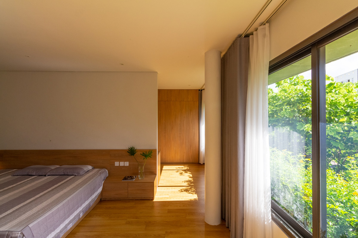 Hơn nữa, gia chủ còn có thể cảm nhận được không khí, âm thanh, ánh nắng.