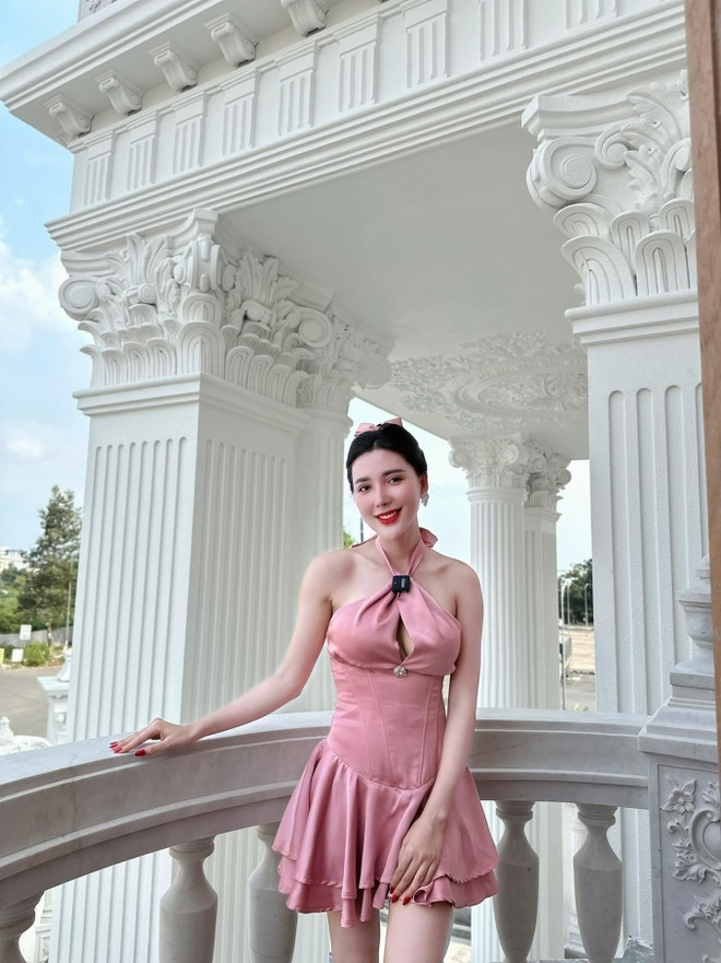 Biệt thự của nữ đại gia Cần Thơ được ví như "cung điện giữa lòng Tây Đô". Ảnh: Phunumoi