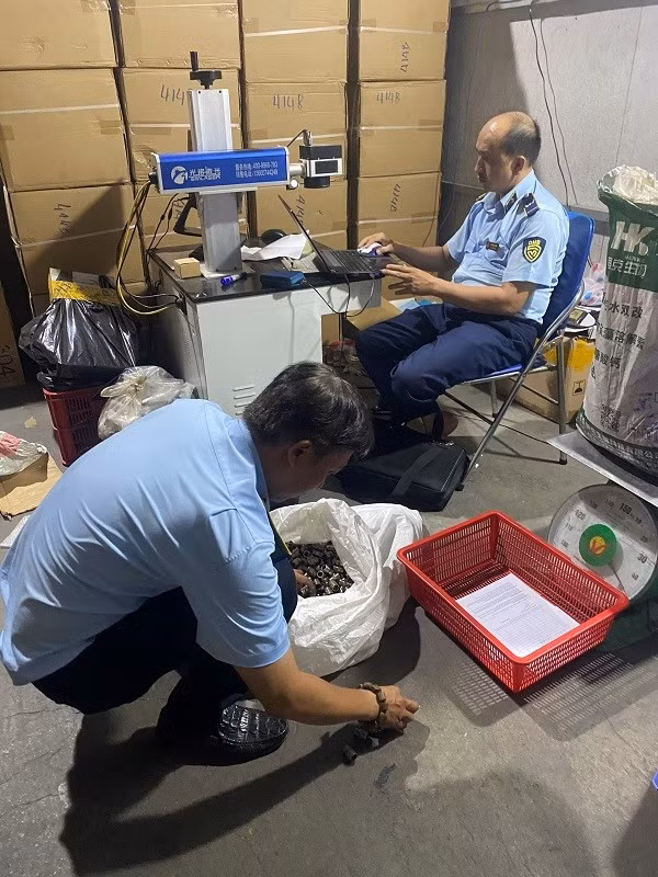 Mất tiền “oan” vì mua thiết bị vệ sinh giá rẻ - Hình 2 Mat tien “oan” vi mua thiet bi ve sinh gia re-Hinh-2