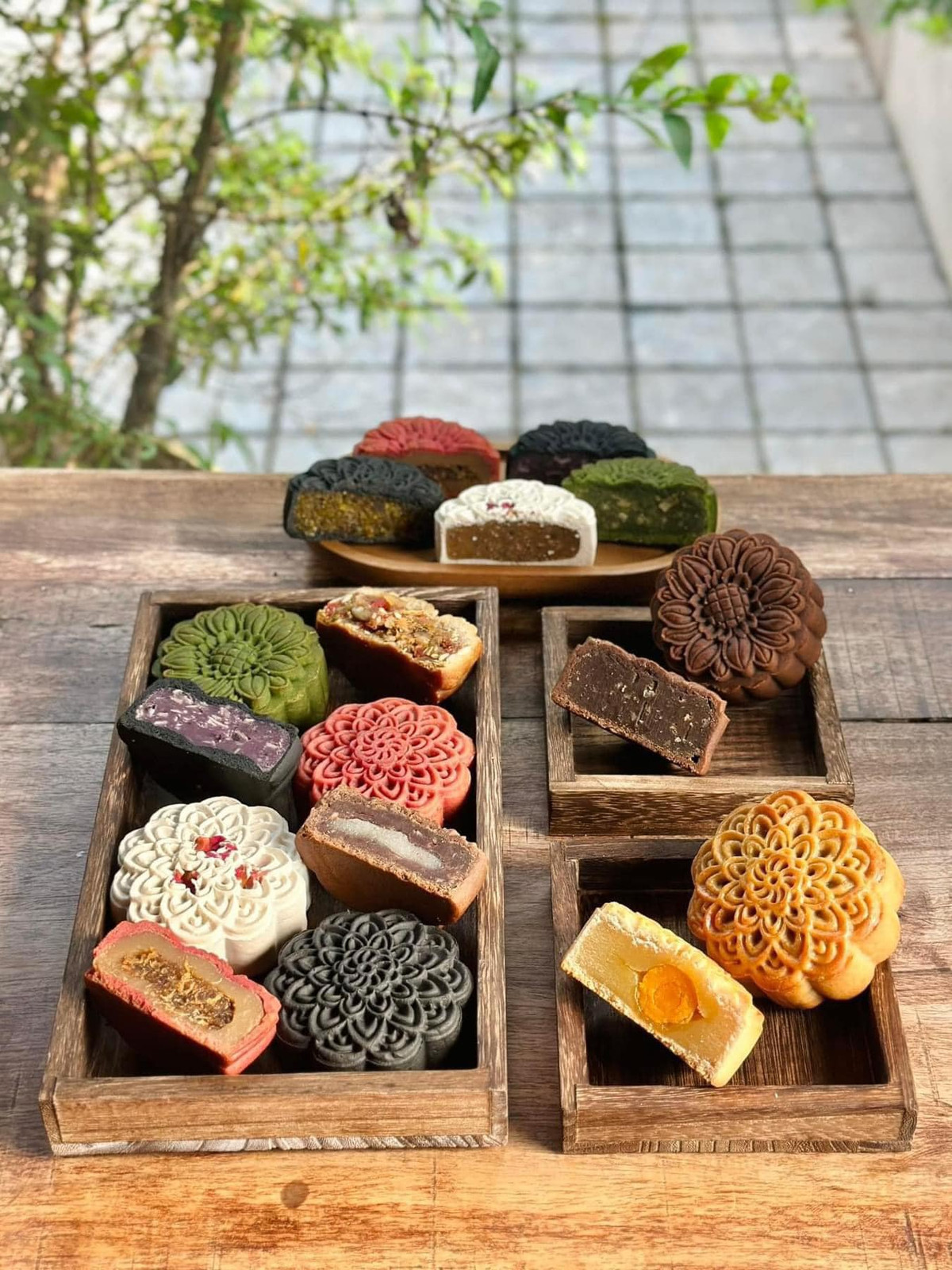 Bên cạnh đó, dòng bánh Trung thu healthy ít ngọt, có mix hạt, vỏ bánh được làm từ bột nguyên cám cũng được nhiều khách hàng ưa chuộng. Ảnh: FB Thanh Huyền