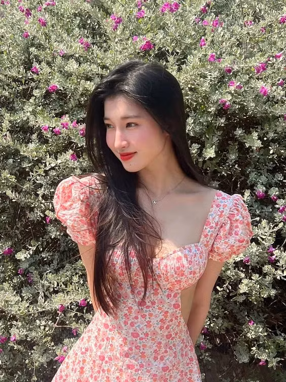 Nhiều cư dân mạng cho rằng Phương Nhi đã âm thầm xây dựng cơ ngơi triệu đô trong quãng thời gian im hơi lặng tiếng vừa qua.