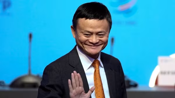 Sau này, tỷ phú Jack Ma nộp đơn tuyển sinh vào Trường Đại học Harvard, ngôi trường hàng đầu tại Mỹ, 10 lần nhưng đều bị từ chối. Ảnh: BI
