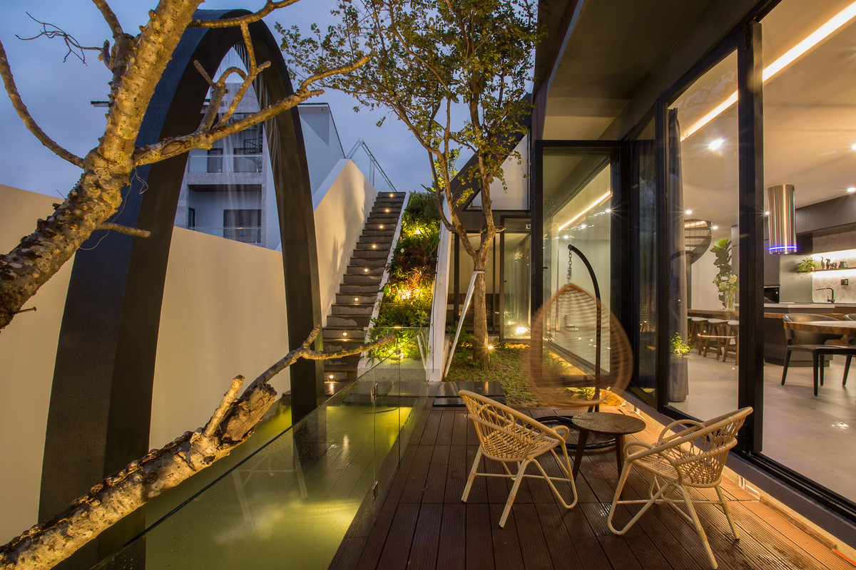 Khu vườn cũng sử dụng hệ thống tưới tuần hoàn tự động kiểm soát nhiệt độ và độ ẩm; bảo quản và phân phối lại nước từ mưa. Ảnh: 85 Design