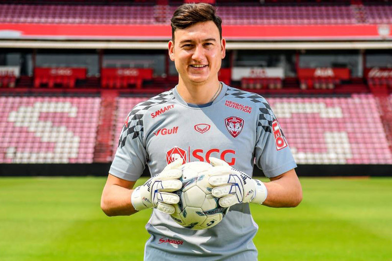 Khi đầu quân cho Muangthong United (Thái Lan), Đặng Văn Lâm nhận 16.667 USD/tháng (390 triệu đồng). Ảnh: Vietnamnet