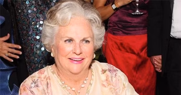 Cựu chủ tịch Stephen Badger, chắt của người sáng lập công ty, Franklin Mars, từng đề cập đến cách tiếp cận quyền riêng tư của Mars: "Trong 99% lịch sử của mình, chúng tôi chọn không xuất hiện trước công chúng và thực sự muốn thương hiệu của mình thu hút người tiêu dùng".