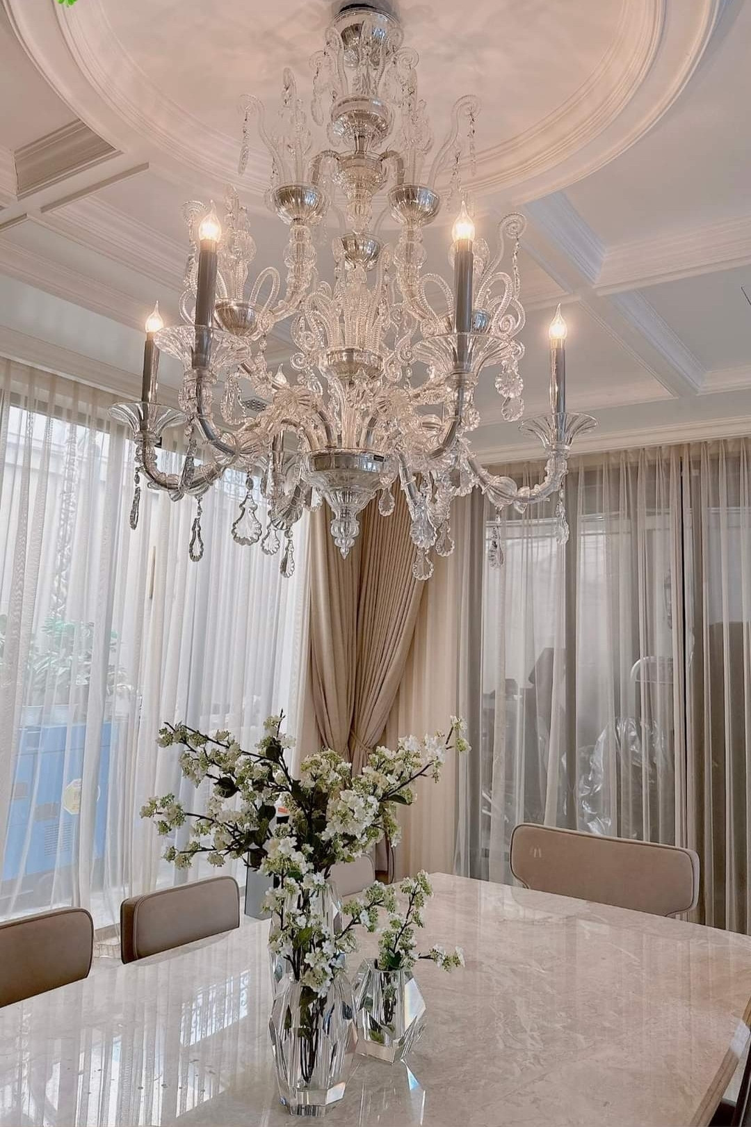 Lệ Quyên cho biết nhà đẹp mang lại động lực ở nhà nhiều hơn thay vì ra đường.