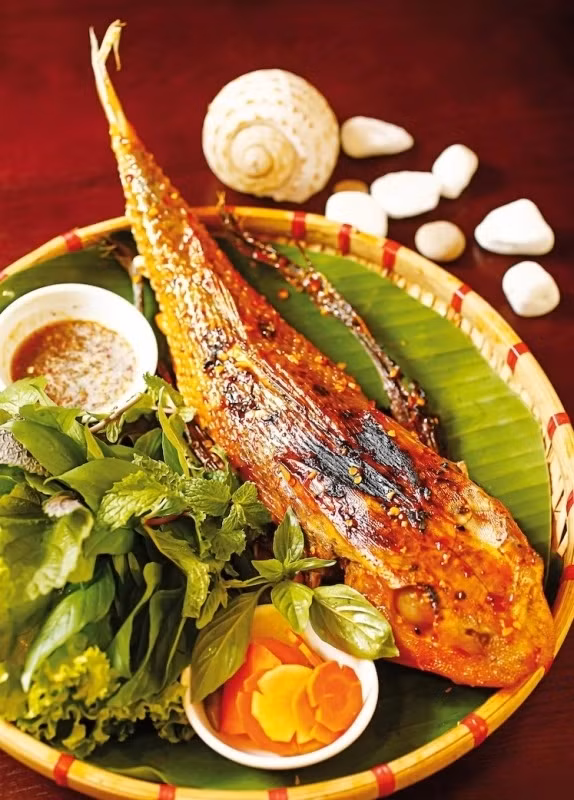 Mấy năm gần đây, nhiều người nhận ra hương vị thơm ngon “thượng hạng” của cá tắc kè khiến loài cá này "đổi đời" thành đặc sản được ưa chuộng dù giá lên tới 300.000 đồng/kg. Ảnh: Dân trí