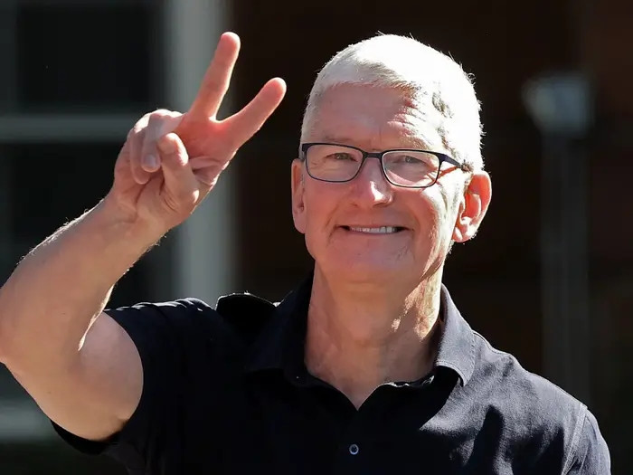 Không rõ Tim Cook sử dụng những ngày cuối tuần và buổi tối như thế nào. Tuy nhiên, ông là người thích hoạt động ngoài trời và thích leo núi, đạp xe. Ảnh: Getty
