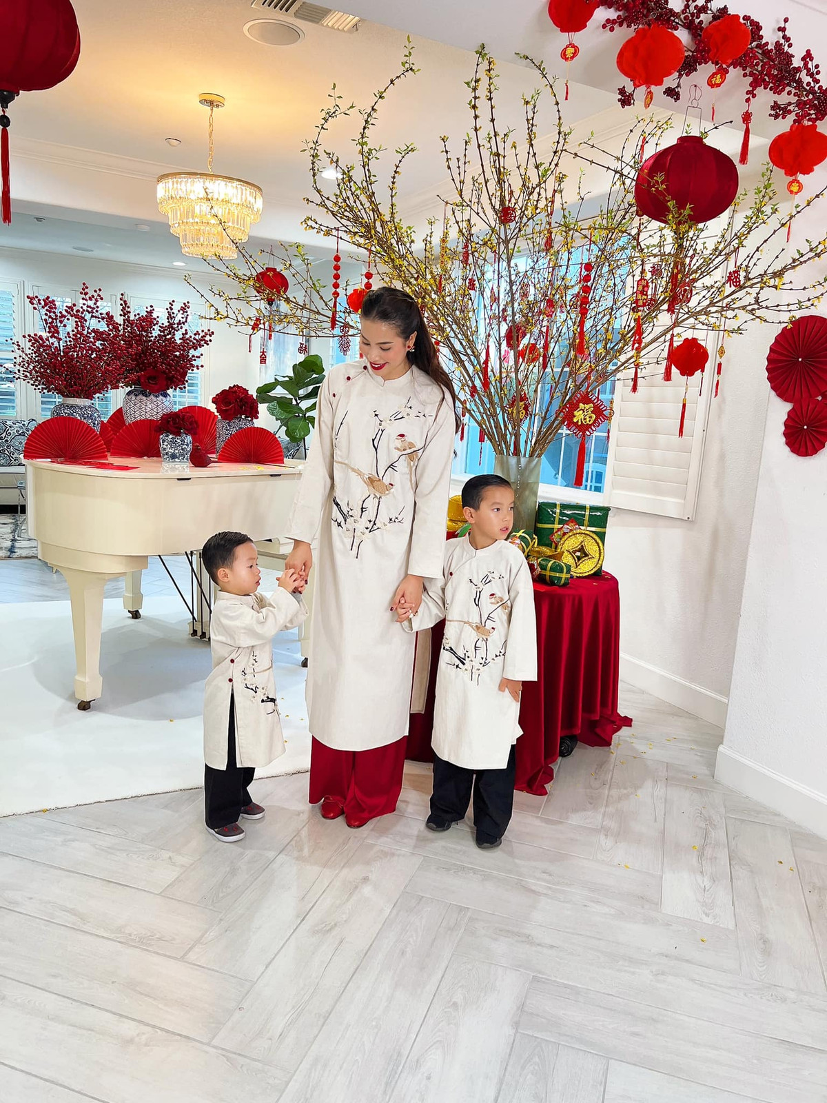 Hiện tại, Phạm Hương đang sống trong căn biệt thự bề thế hơn 1.000 m2 tại Mỹ.