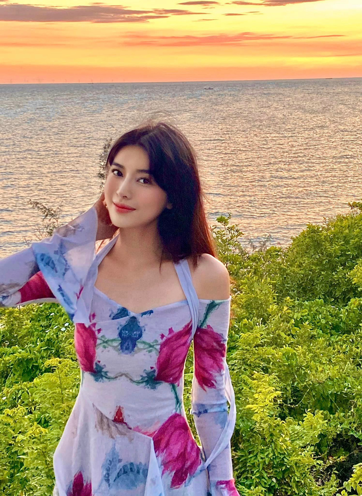 Cao Thái Hà sinh năm 1990 tại Cần Thơ, tham gia hoạt động giải trí với vai trò diễn viên. Cao Thái Hà hiện vẫn độc thân, ở với mẹ và em trai.