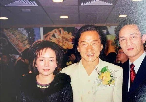 Tuy nhiên, sau 16 năm ở tù, vị đại gia khẳng định không quan tâm tới tiền nữa, cũng không còn muốn phô trương sự giàu có của mình. Nguồn ảnh: Sohu