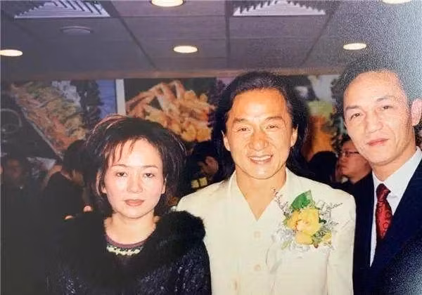 Tuy nhiên, sau 16 năm ở tù, vị đại gia khẳng định không quan tâm tới tiền nữa, cũng không còn muốn phô trương sự giàu có của mình. Nguồn ảnh: Sohu