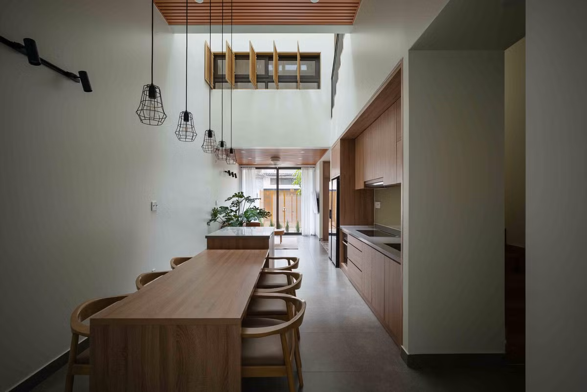 Yêu cầu thứ hai là ưu tiên diện tích cho không gian bếp ăn, để cùng nhau trò chuyện và nấu nướng vào dịp cuối tuần.