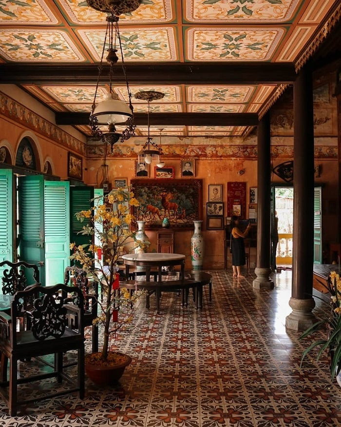 Toàn bộ gạch lát nền trong nhà đều được vận chuyển trực tiếp từ Pháp về. Ảnh: sưu tầm