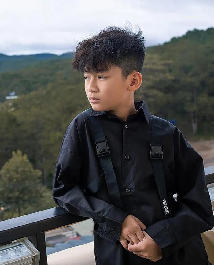 Có bố là doanh nhân, mẹ là nữ ca sĩ đình đám Vbiz, Kỳ Anh - con trai Lệ Quyên và đại gia Đức Huy như "sống trong nhung lụa" ngay từ khi còn nhỏ.