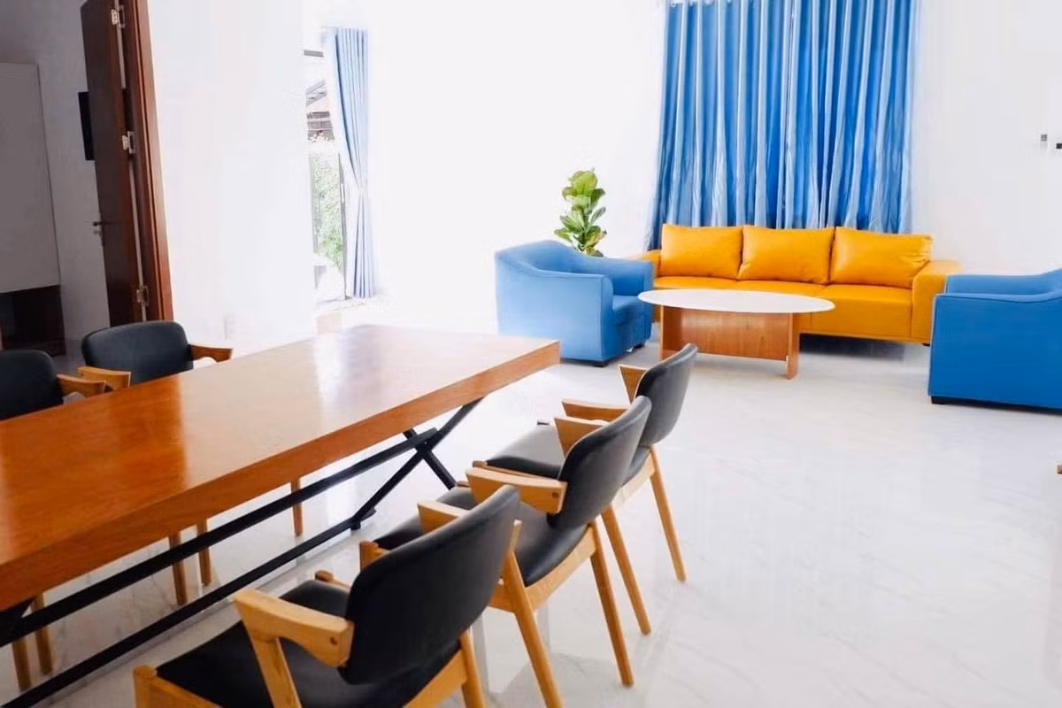 Villa 4 ngủ hồ bơi đầy đủ nội thất. Khách thuê chỉ cần decor theo style riêng là có thể ở và khai thác được luôn.