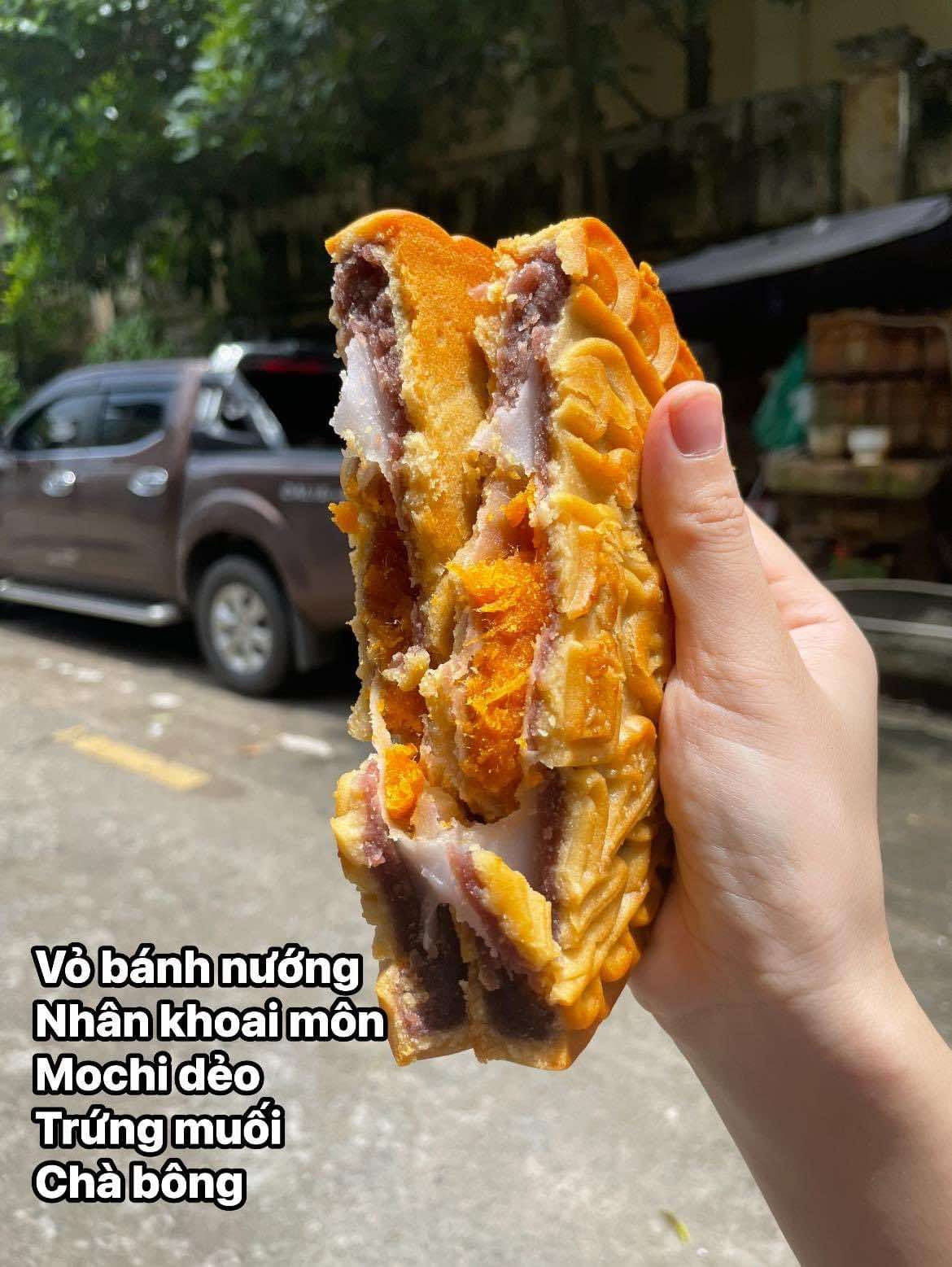 Chị Trang (Hà Đông, Hà Nội), bán hàng online cho biết, bánh trung thu mochi là hàng nội địa nhập từ Đài Bắc (Trung Quốc), có 5 lớp với vị mới lạ vừa to lại rẻ nên được khách hàng ưa chuộng. Ảnh: FB Tran Phuc