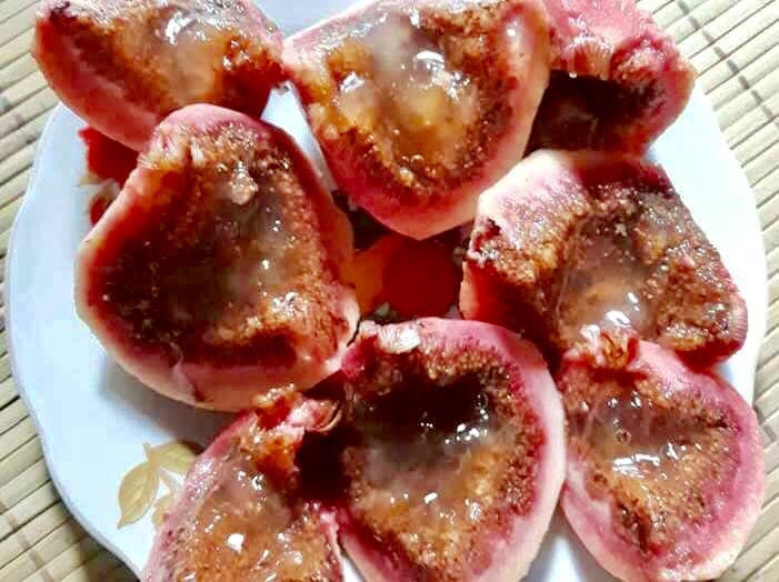 Đến mùa vả chín, những túi vả chín thơm ngọt được bán với giá khoảng 30.000 - 40.000 đồng/kg. Ảnh: Báo Cao Bằng