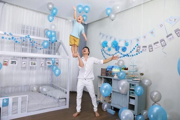 Phòng ngủ của các con được thiết kế theo phong cách dễ thương. Ảnh: FBNV