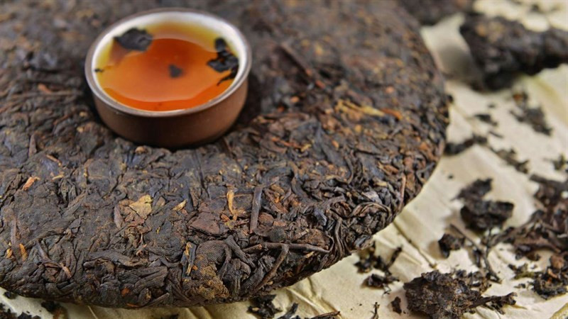 Trà Phổ Nhĩ lừng danh thiên hạ về dược tính quý báu và có giá vô cùng đắt đỏ, lên tới 3,5 triệu nhân dân tệ/kg (khoảng 12 tỷ đồng/kg).