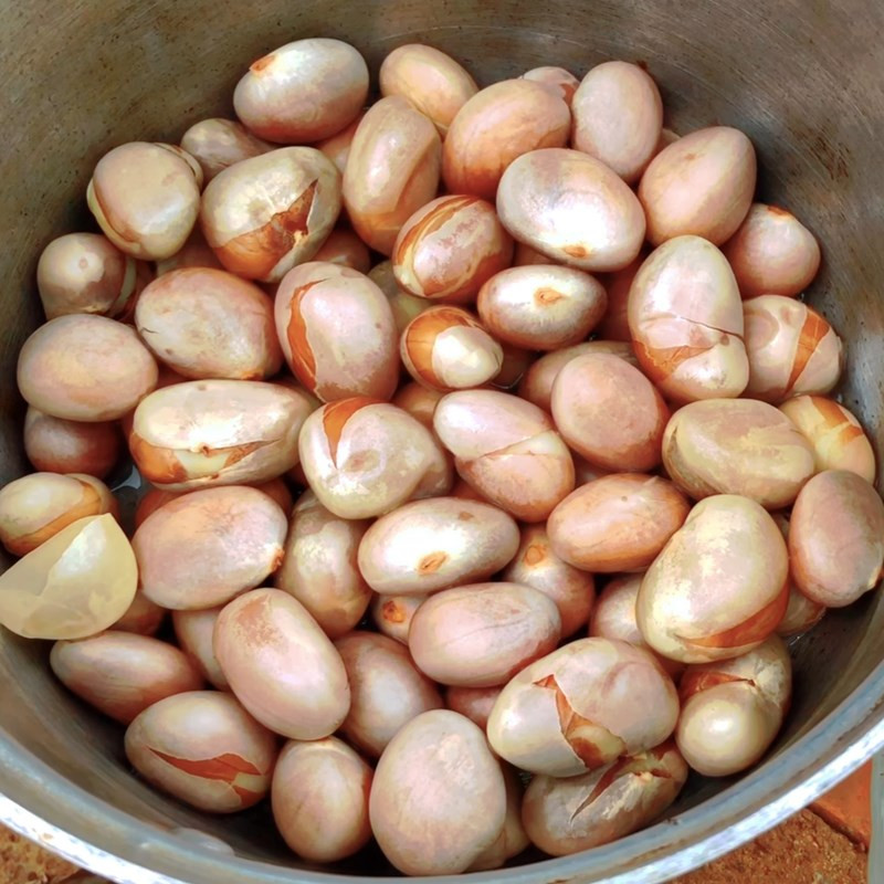 Trước kia, tại các vùng quê ở Việt Nam, khi đồ ăn vặt chưa phổ biến như bây giờ thì hạt mít luộc, hạt mít rang là món ăn khoái khẩu của nhiều người. Ảnh: Điện máy xanh