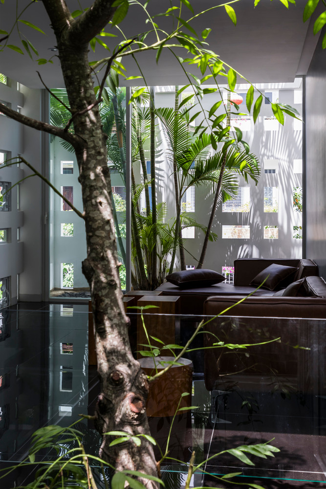 Việc sử dụng điều hoà được liệt vào cuối danh sách cách đối phó với sức nóng nếu ban ngày không có gió. Ảnh: Hiroyuki Oki