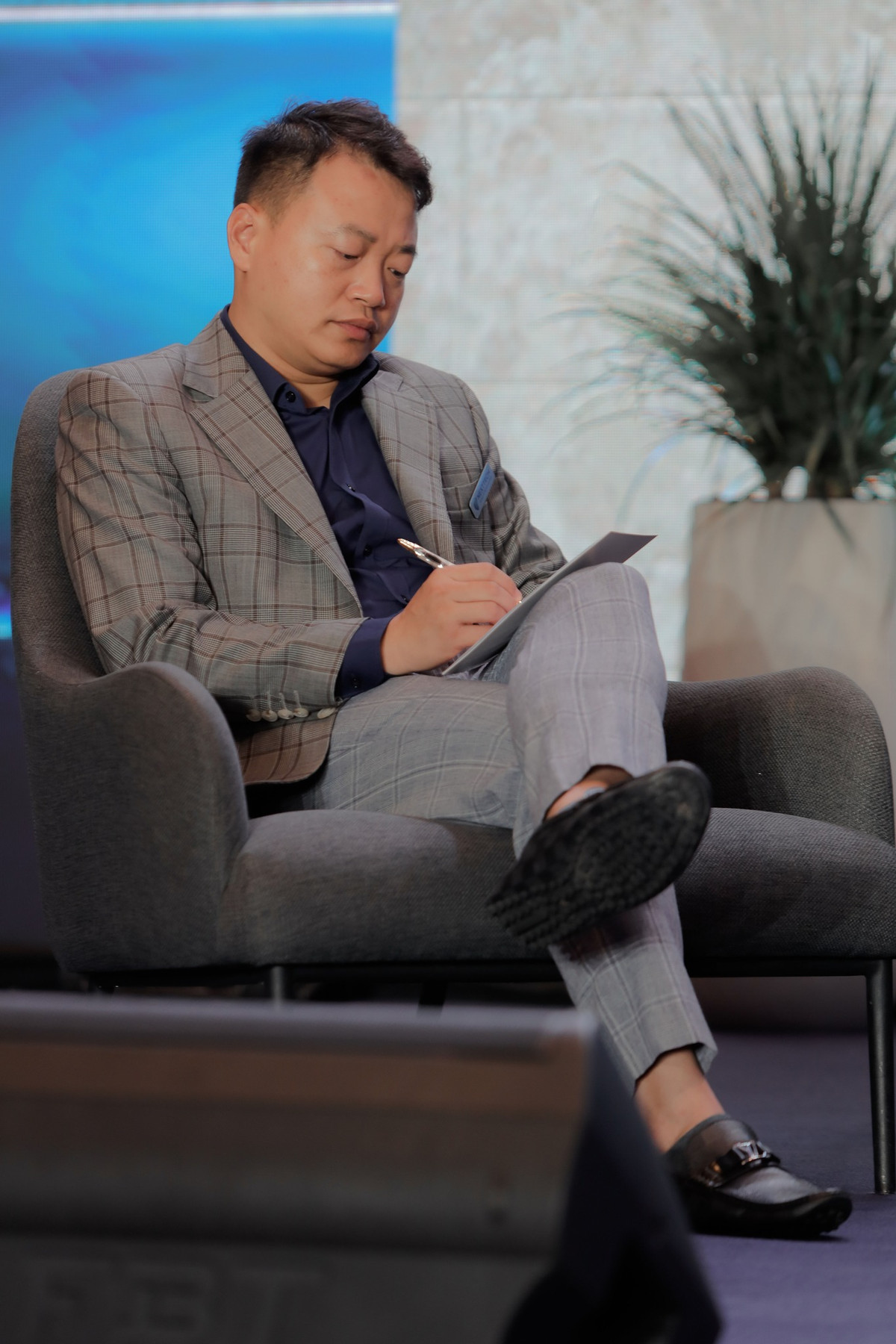 Hồi đó "Ba không" nhưng lại thêm một cái "không" nữa rất thuận lợi. Đó là không có đối thủ.