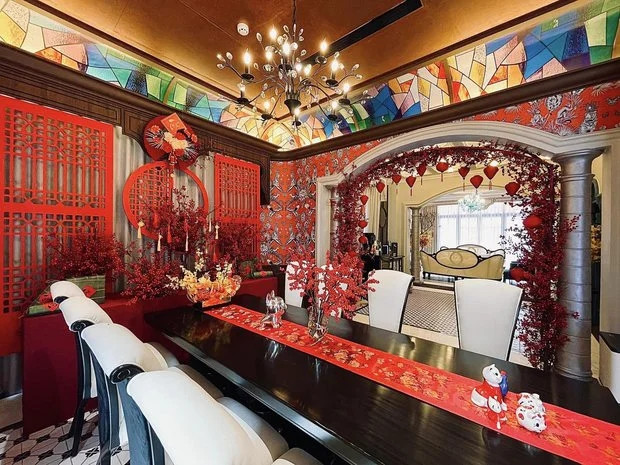 Không gian ngày Tết lộng lẫy và bắt mắt. Nguồn ảnh: FBNV