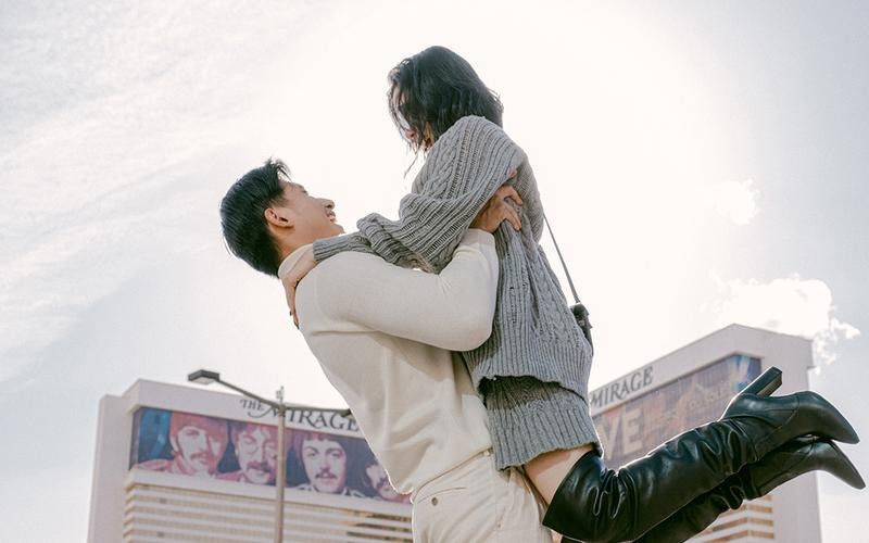 Dù chênh lệch về tuổi tác nhưng tình yêu của Lệ Quyên và Lâm Bảo Châu vẫn nhận được nhiều lời khen ngợi.