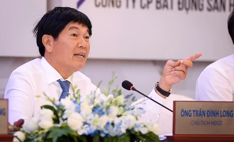 Điều mà Chủ tịch Hòa Phát thích là ngày 2 bữa cà phê: một lần sau bữa sáng rồi đi làm, và một buổi "bốc phét xuyên trưa" cùng những người bạn thân ở một quán cà phê quen thuộc. Ảnh: HPG