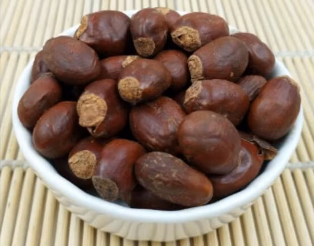 Bên cạnh đó, trên nhiều trang bán hàng trực tuyến tại Nhật, 5 hạt vải khô có giá 150.000 đồng. Mức giá khiến nhiều người Việt Nam "ngã ngửa" bởi đã vứt đi cả túi tiền mà không biết. Ảnh: Internet