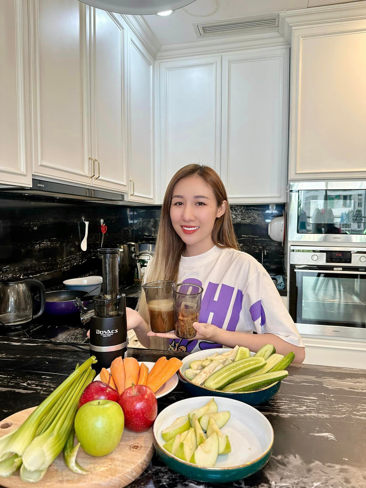 Không chỉ là TikToker, Huỳnh Như còn sở hữu một thương hiệu mỹ phẩm với hơn 300 đại lý và nhà phân phối trên khắp cả nước và bắt đầu xâm nhập vào thị trường quốc tế.