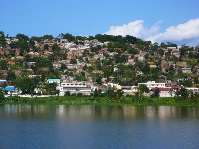 Tài sản của Ambani lớn hơn GDP của Tanzania. Theo dữ liệu của Ngân hàng Thế giới, GDP của Tanzania là khoảng 63,2 tỷ USD trong năm 2018. Ảnh: BI