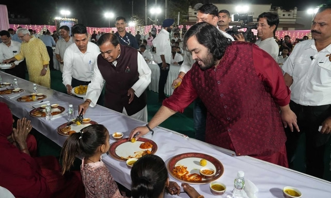 Đám cưới chính thức sẽ diễn ra vào tháng 7, song chưa ấn định ngày cụ thể. Tỷ phú Ấn Độ cũng đang xây dựng một khu phức hợp đền thờ Hindu rộng lớn cho sự kiện trọng đại trên của gia đình ông. Ảnh: AFP/TTXVN