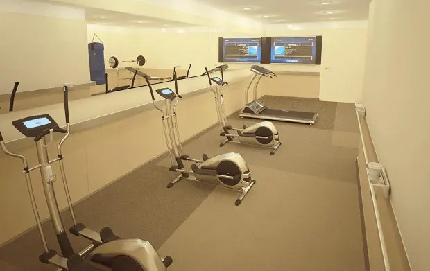 Máy bay được trang bị phòng tập thể dục đầy đủ tiện nghi. Ảnh: TheSun